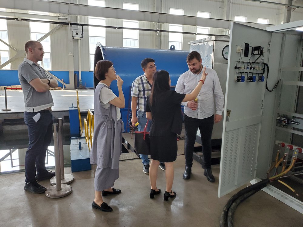 Ganquan full tubular submersible pumps and customer visit for a surf training project in New Zealand